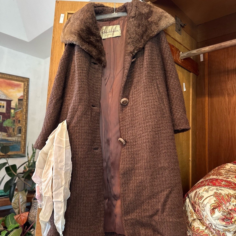 Elegant Brown Wool Coat•Fur Collar Mid 20th Century 1950s Raleigh Haberdashers